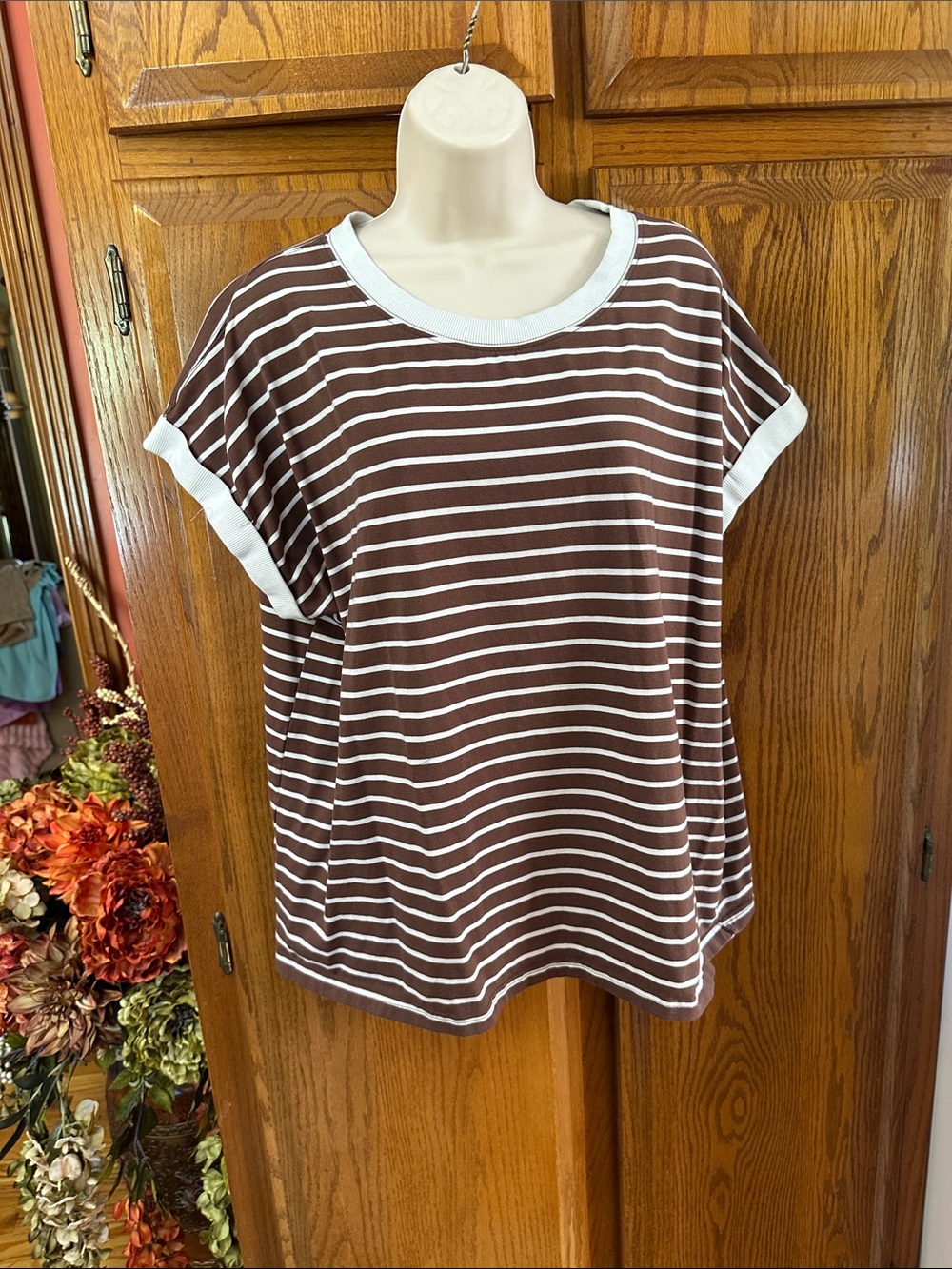 Women’s Striped Short-Sleeve Women’s Top in Brown and White